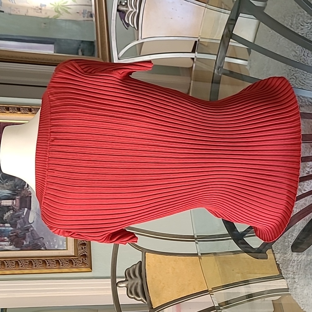 Ladie's Top ❤️ - Picture 3 of 8